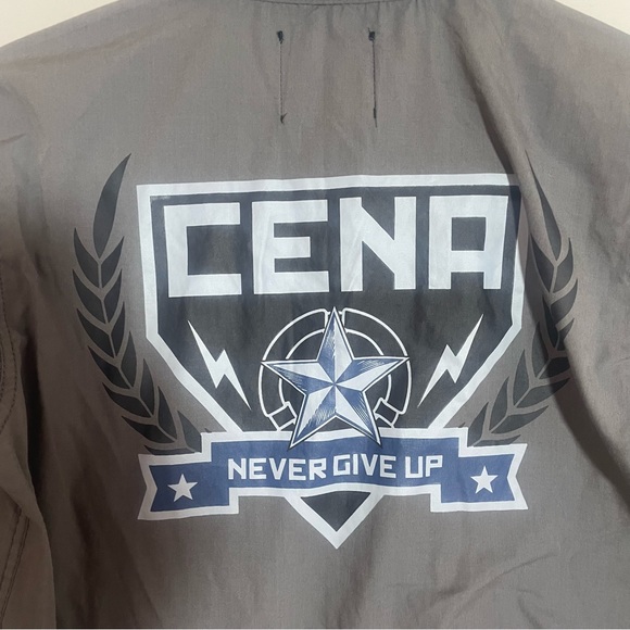 2/$10 Sale! John Cena Never Give Up Gray Button Up Shirt Size Large 10/12 - Picture 5 of 8